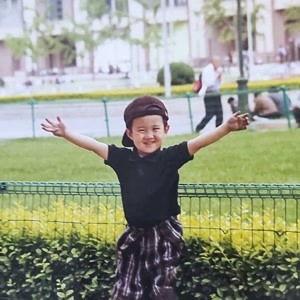 大爷吃瓜表演视频,趣味横生的乡村娱乐盛宴 第3张 大爷吃瓜表演视频,趣味横生的乡村娱乐盛宴 第3张